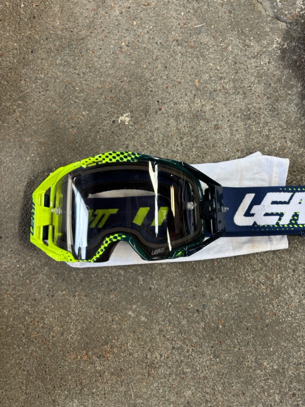 Leatt Motocross Goggles in Neon Yellow & Midnight Green